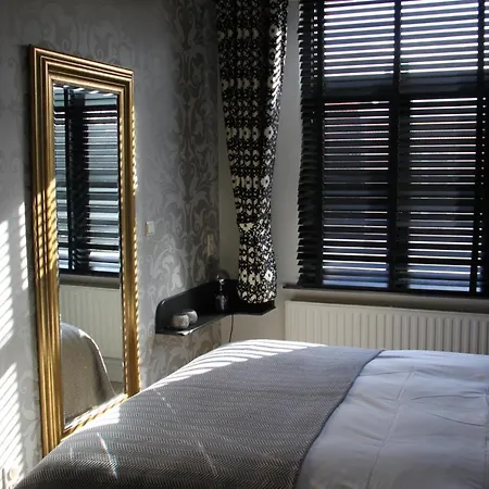Puur Bed & Breakfast *